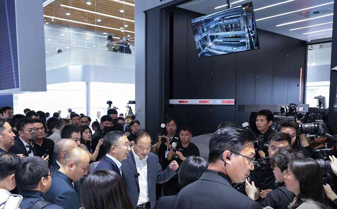 锁定未来十年，车企集体“对赌”宁德时代