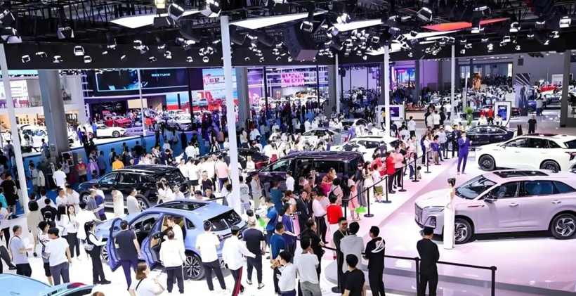 “骗国家钱，非常卑鄙” 魏建军怒批“零公里二手车”