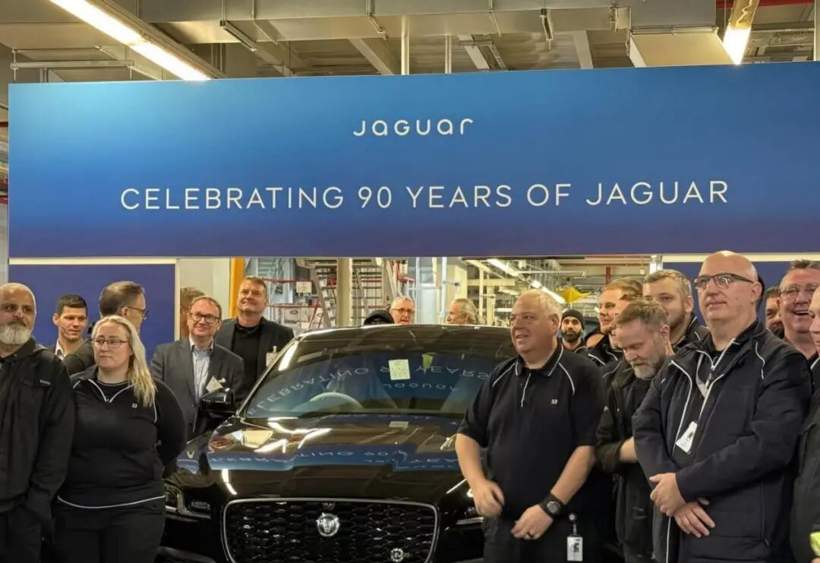 欧美车企集体“反悔”电动化，捷豹停产油车能坚持多久？