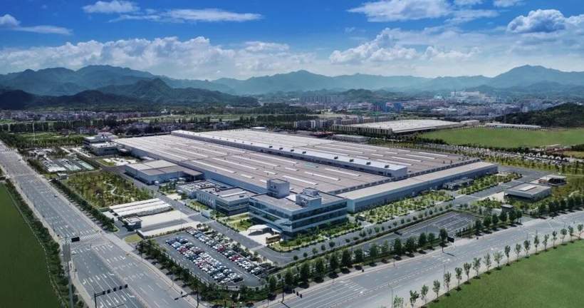 浩思动力50万台3DHT100混动变速箱顺利下线